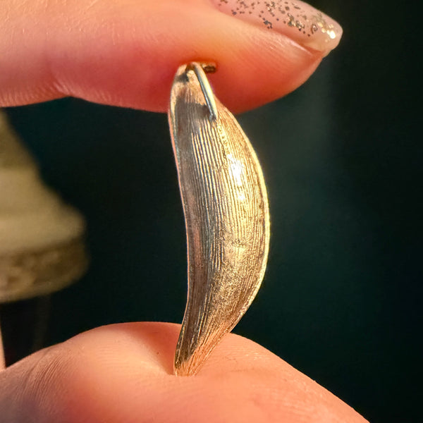 Whimsical 14kt Gold Pea Pod Pendant