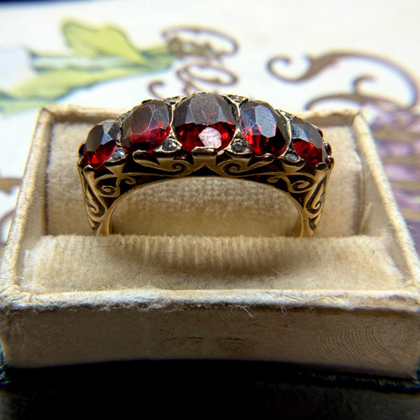 Vintage Ornate 9ct Garnet Diamond Ring