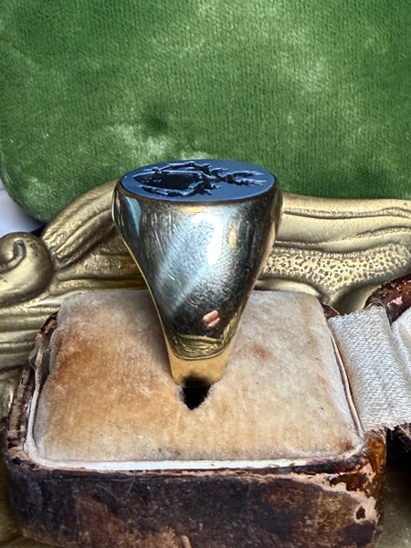 European 8kt Gold Intaglio Crest Signet