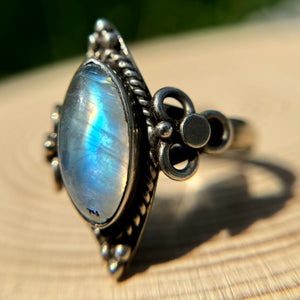 Vintage Ornate Sterling Silver Moonstone Ring