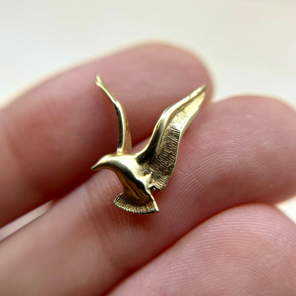 Vintage 14kt Gold Flying Bird Pendant