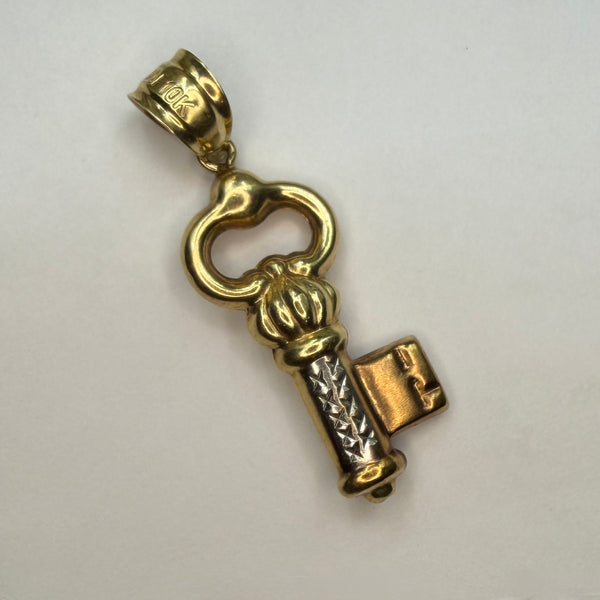 10kt Tri Gold Skeleton Key Pendant