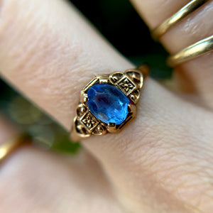 Vintage 10kt Gold Blue Glass Ring w/ Floral Shoulders