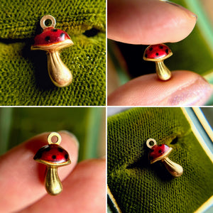 RARE Vintage 14kt Gold Puffy Toadstool Mushroom Charm