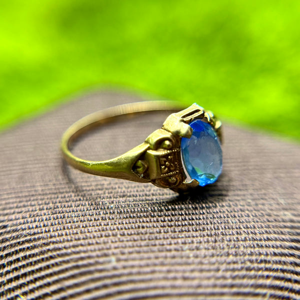 Vintage 10kt Gold Blue Glass Ring w/ Floral Shoulders