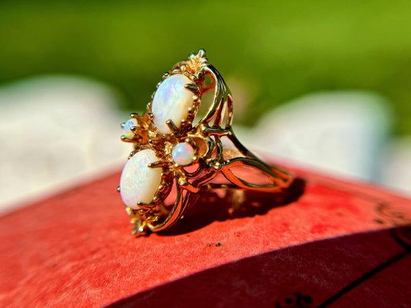 Vintage 10kt Gold Opal Statement Ring