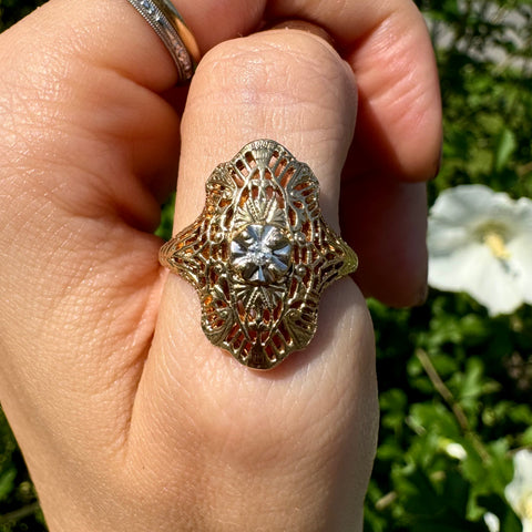 Vintage 10kt Gold Filigree Shield Ring w/ Diamond Center #2