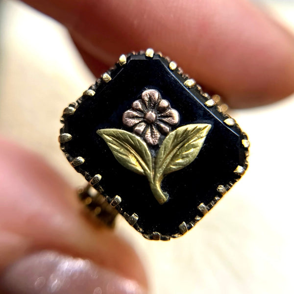 Antique 10kt Gold Floral Onyx Ring