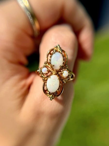 Vintage 10kt Gold Opal Statement Ring