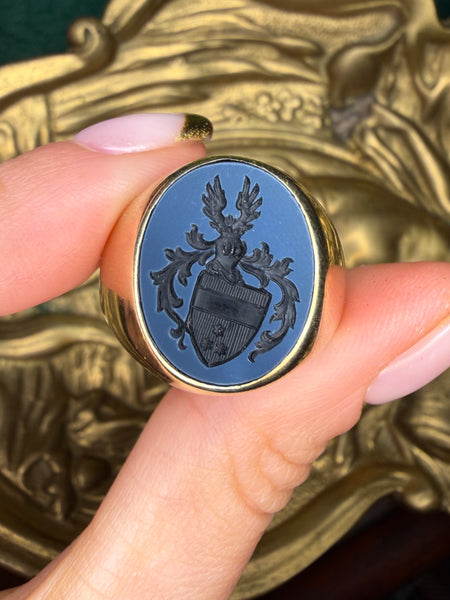 European 8kt Gold Intaglio Crest Signet