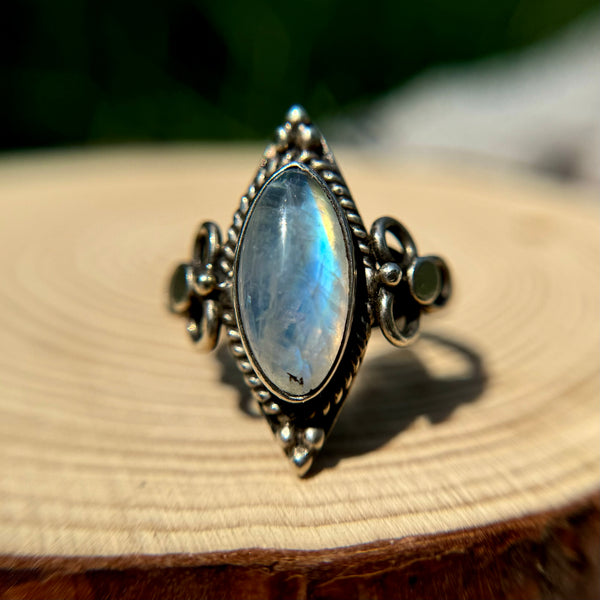 Vintage Ornate Sterling Silver Moonstone Ring