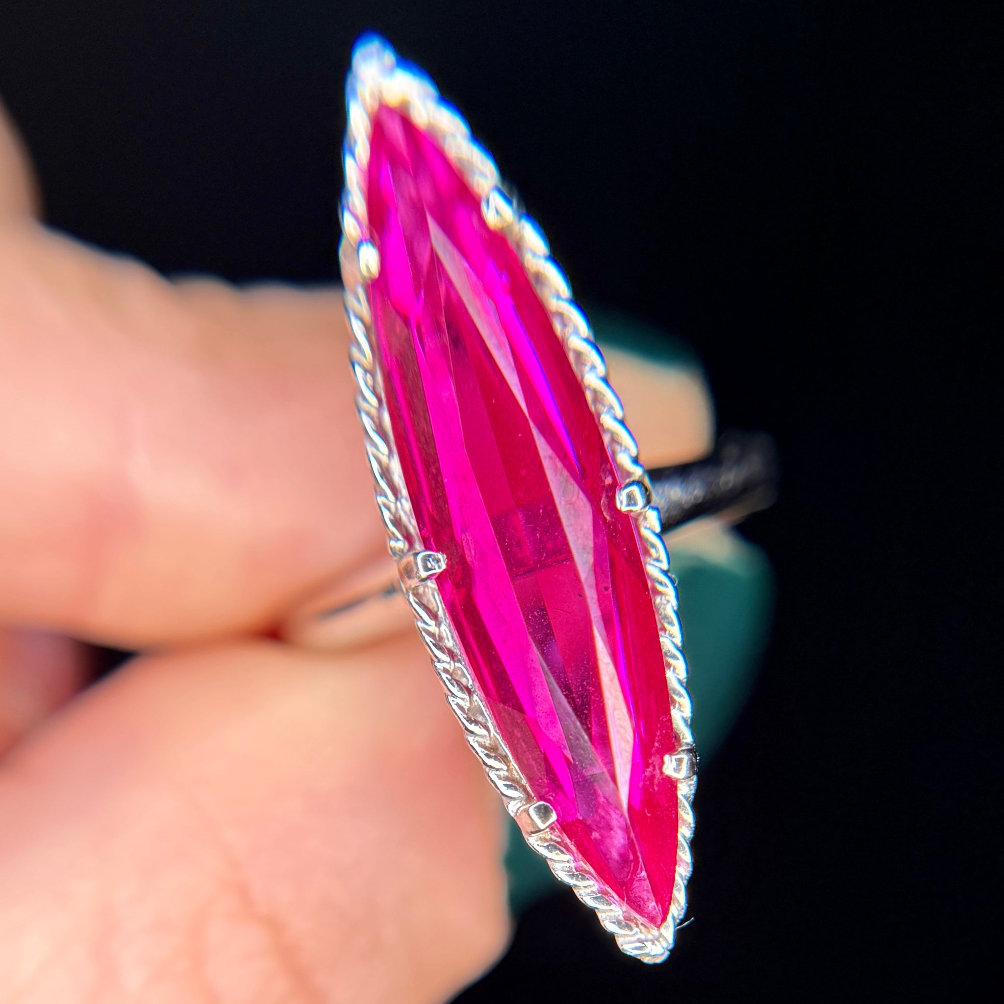 Vintage 10kt White Gold Synthetic Ruby Navette Ring