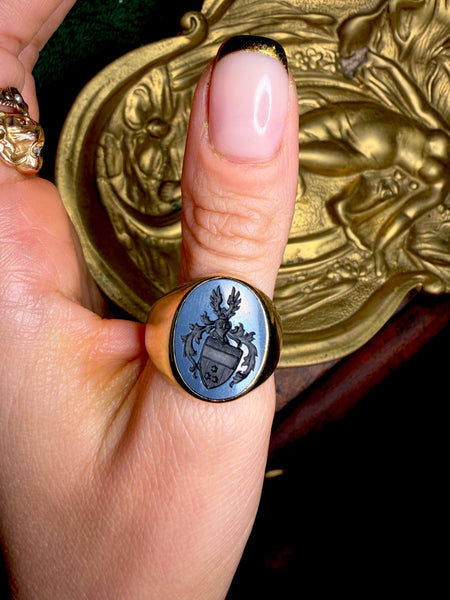 European 8kt Gold Intaglio Crest Signet