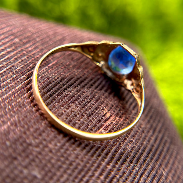 Vintage 10kt Gold Blue Glass Ring w/ Floral Shoulders