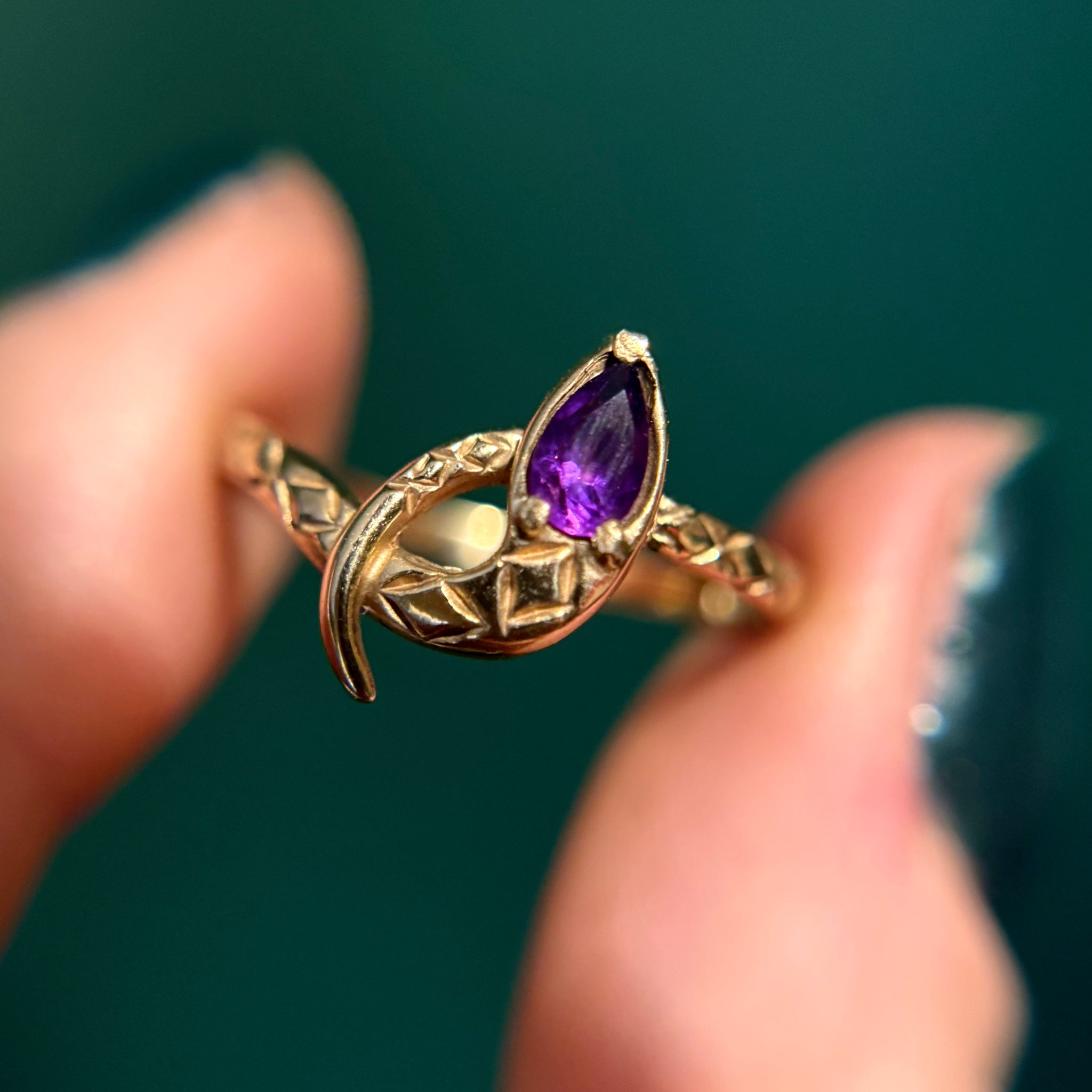 Vintage 9ct Gold Amethyst Snake Ring