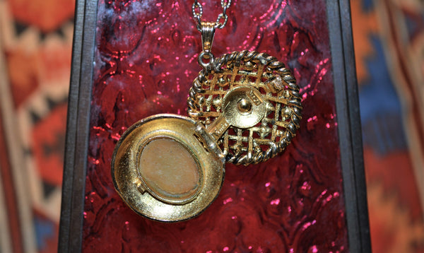 Vintage Gold Pearl Locket Necklace
