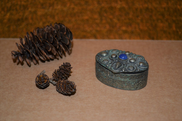 ANTIQUE Pillbox/Snuffbox with Lapis Bead | Italian Silver