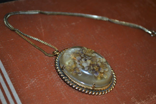OLD Vintage Lightweight Dried Preserved Flower Pendant Necklace