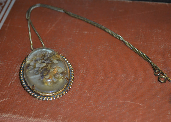 OLD Vintage Lightweight Dried Preserved Flower Pendant Necklace