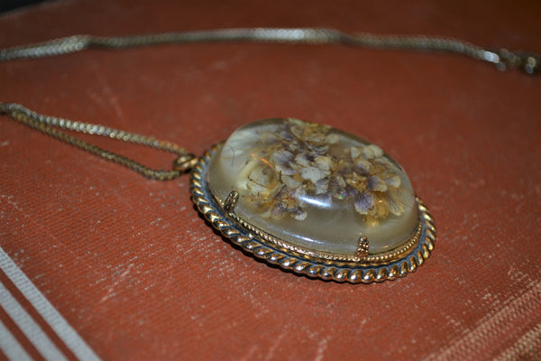 OLD Vintage Lightweight Dried Preserved Flower Pendant Necklace