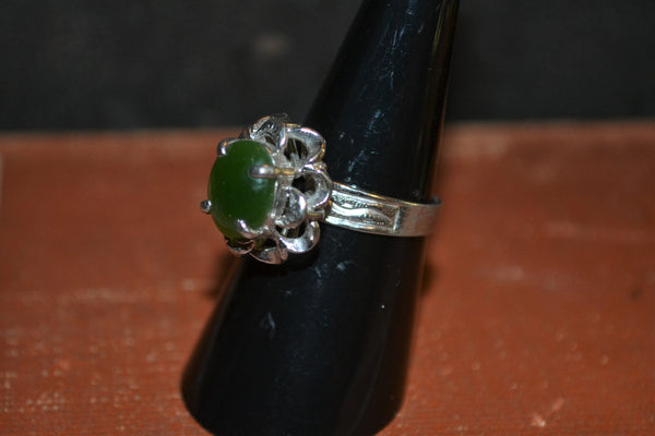 Vintage Sterling Silver Jade Floral Ring