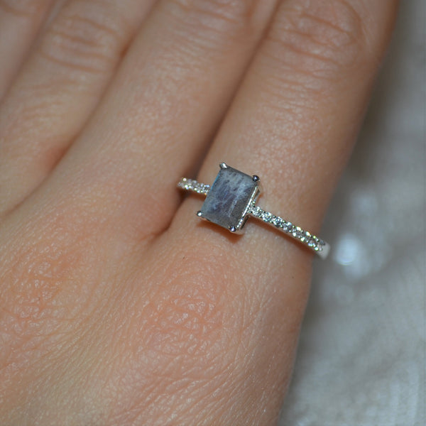 Sterling Silver Labradorite Rectangle Ring (0.75ct)