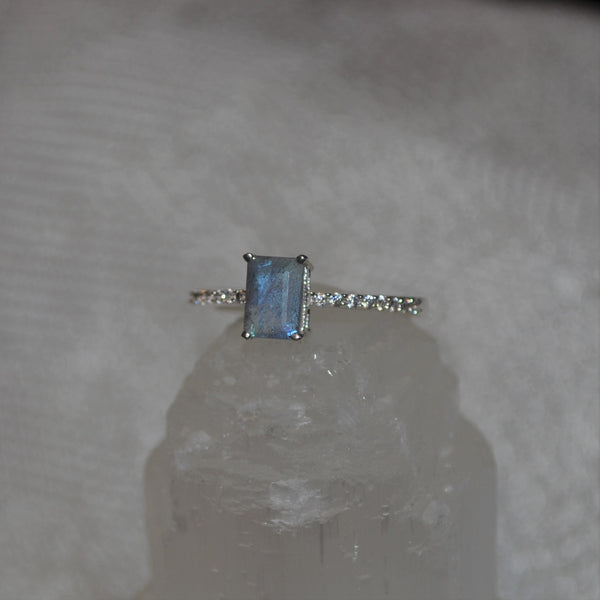 Sterling Silver Labradorite Rectangle Ring (0.75ct)
