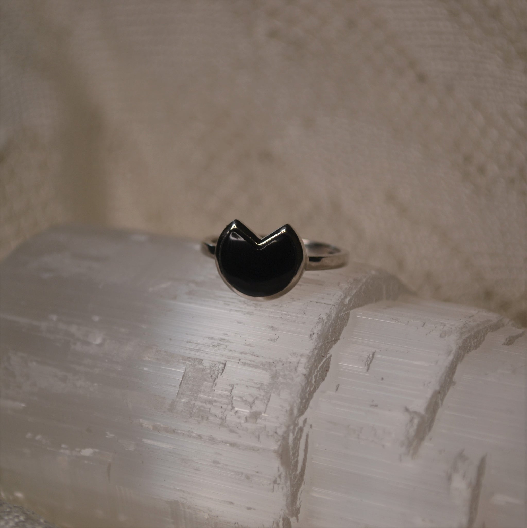 Sterling Silver Onyx Abstract Ring (1.9ct)