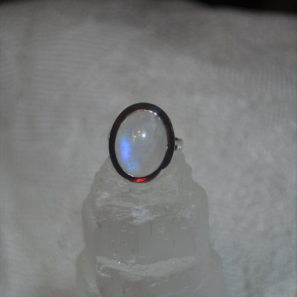 Sterling Silver Monstone Oval Ring (7.65ct)