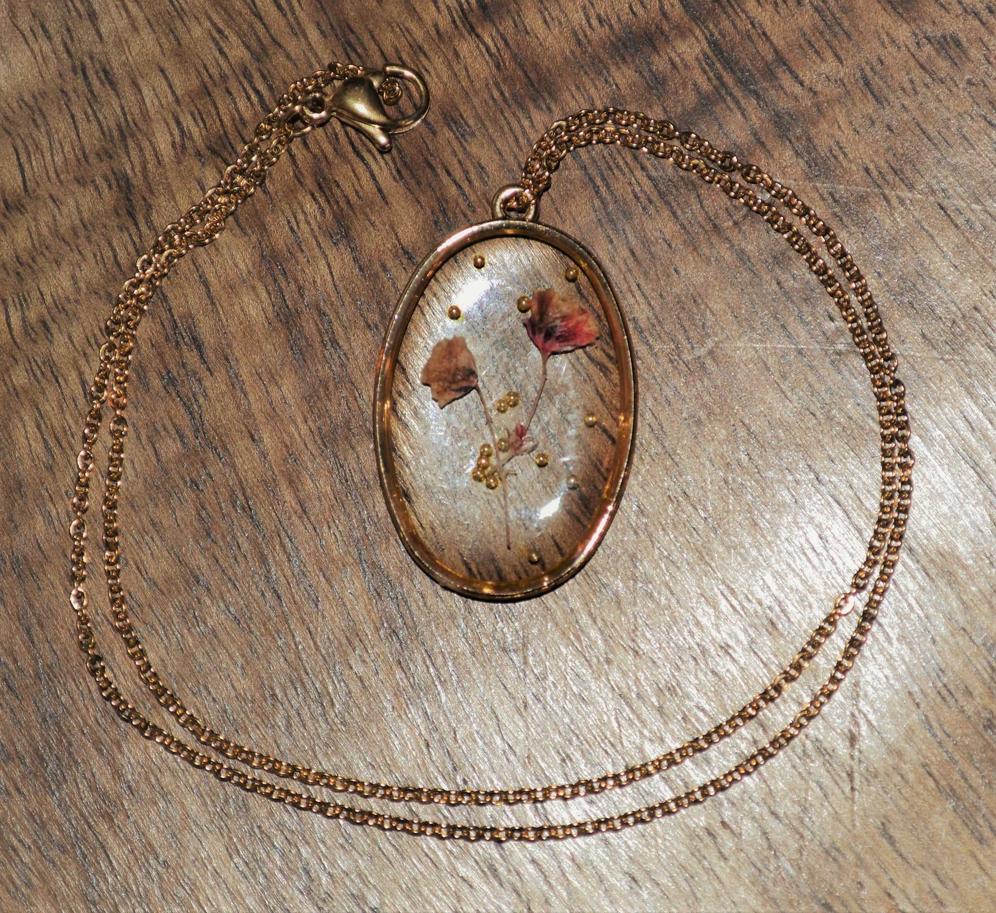 Golden Floating Flowers Necklace
