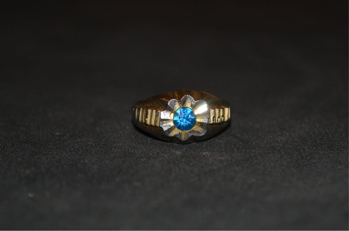 OLD Unmarked Estate Ring 💙