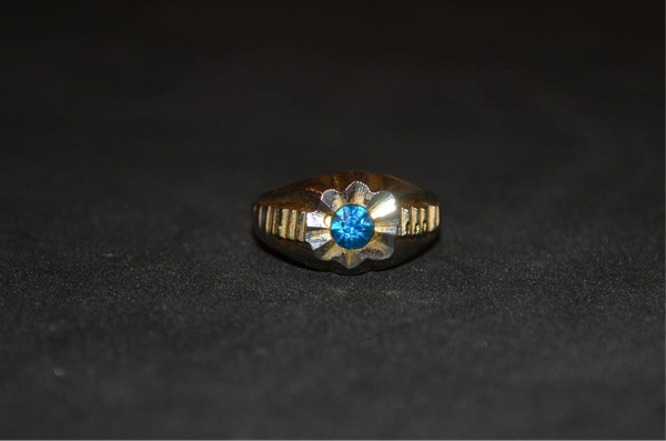 OLD Unmarked Estate Ring 💙