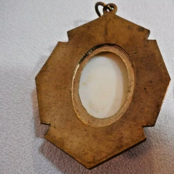 Vintage Black and White Cameo Pendant