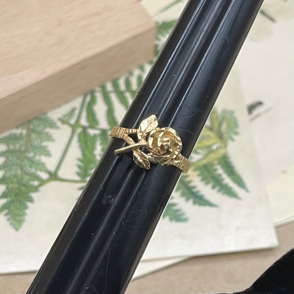 Vintage 14kt Diamond Cut Rose Ring