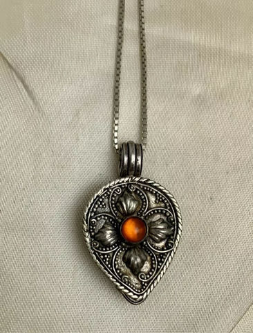 Vintage Italian Sterling Silver Amber Stone Stash/Poison Necklace