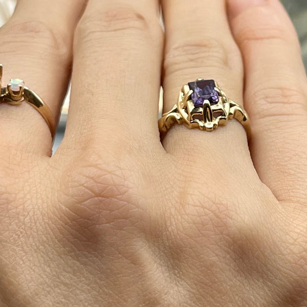 1940’s 10kt Yellow Gold Ornate Alexandrite Ring