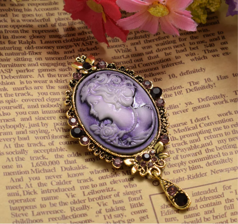 Vintage Victorian Lady Cameo Pendant/Pin