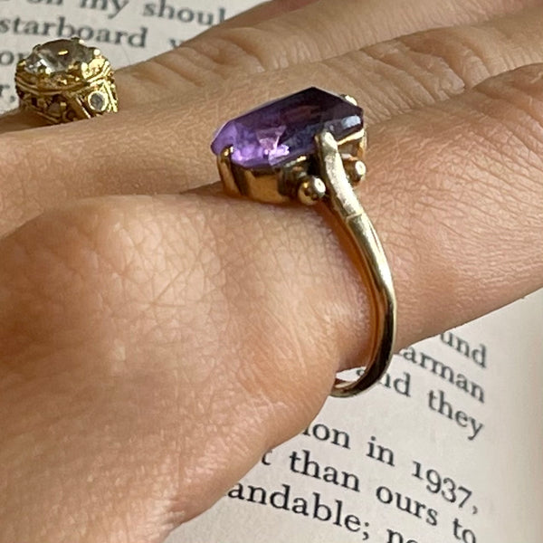 Victorian England 9ct Gold Fancy Cut Amethyst Ring - Unique Setting