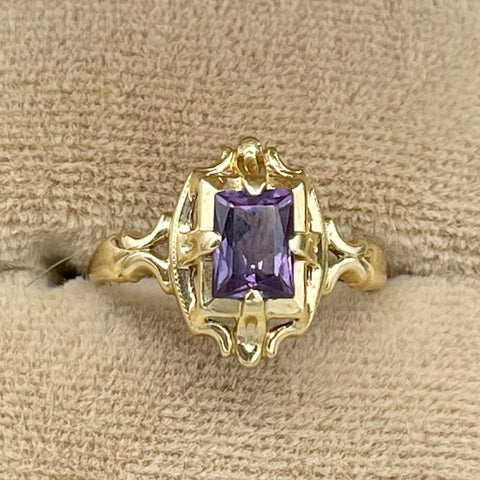 1940’s 10kt Yellow Gold Ornate Alexandrite Ring