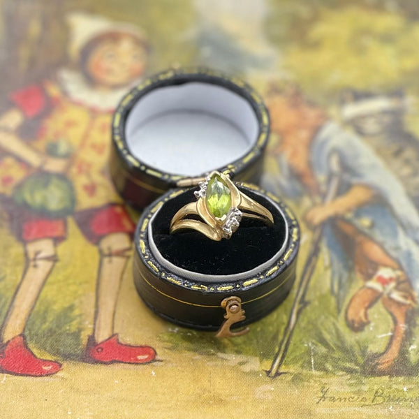 Vintage 10kt Yellow + White Gold Peridot Ring