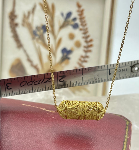 RARE Vintage 14kt Yellow Gold Filigree Barrel Necklace