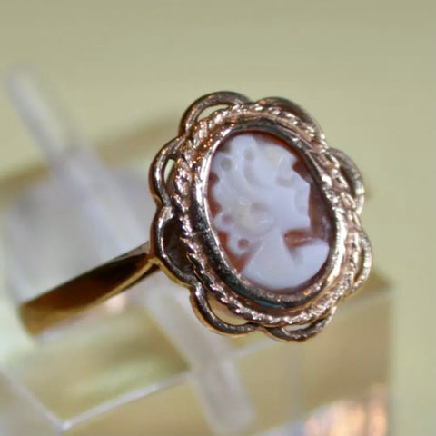 Antique European 9kt Gold Cameo Ring