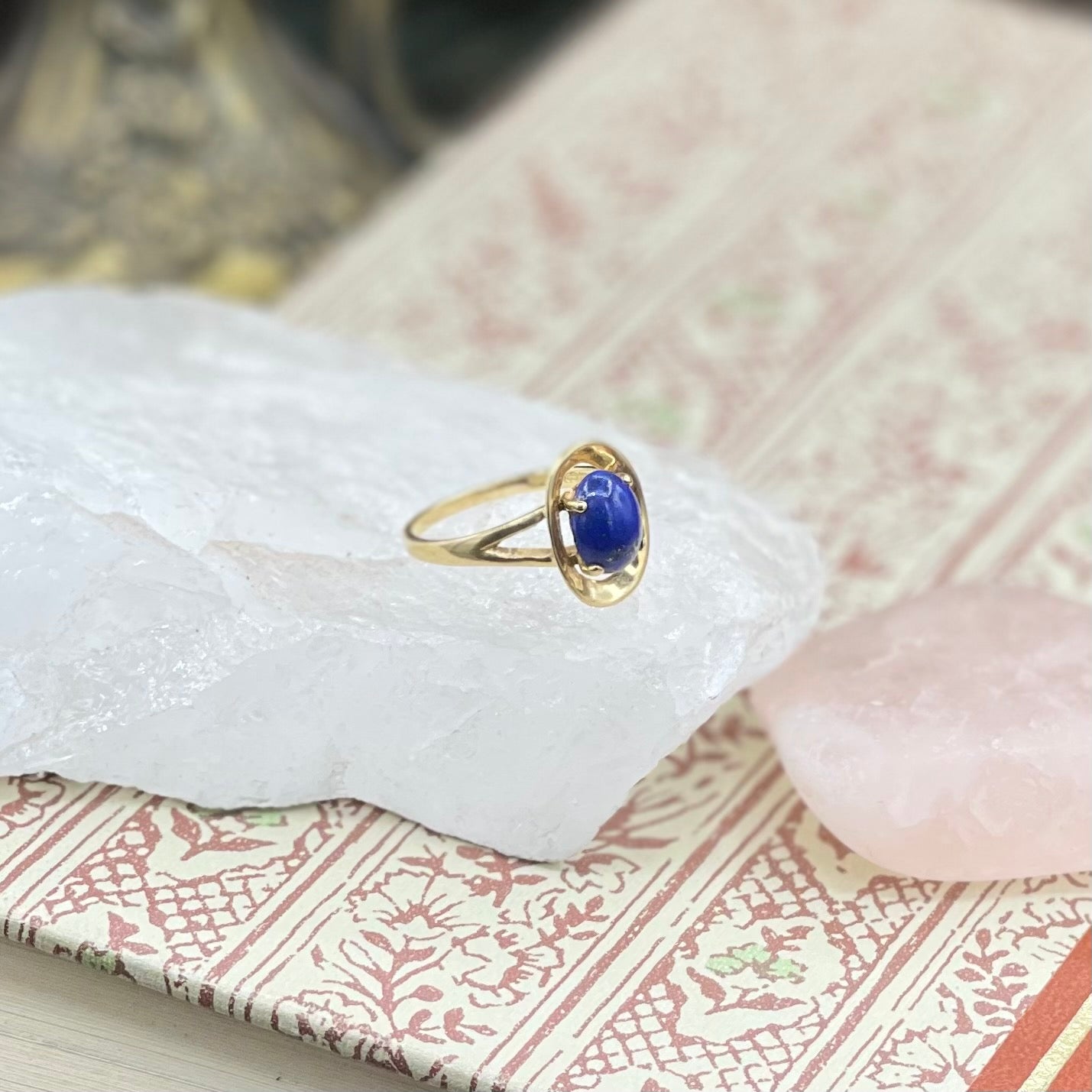 Vintage 10kt Yellow Gold Shield Lapis Lazuli Ring
