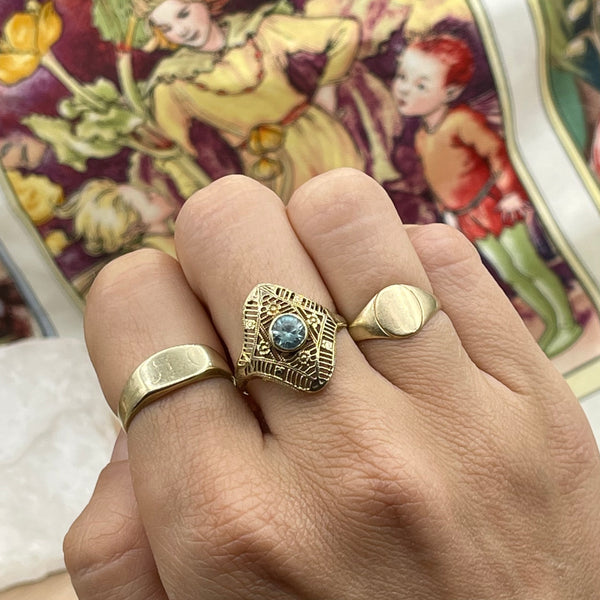 Vintage 10kt Yellow Gold Filigree Ring with Blue Topaz