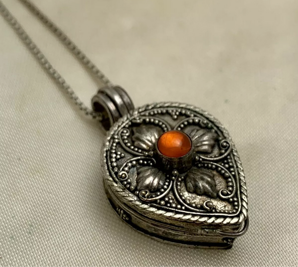 Vintage Italian Sterling Silver Amber Stone Stash/Poison Necklace