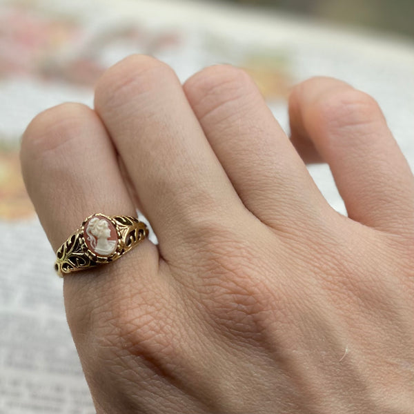 Vintage Gold Plated Filigree Cameo Ring