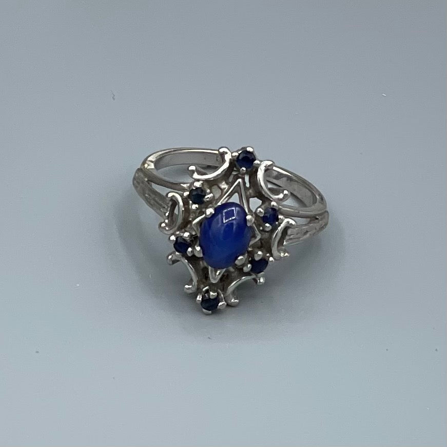Rare 1970’s 10kt White Gold Star Sapphire Ring with Sapphire Accents