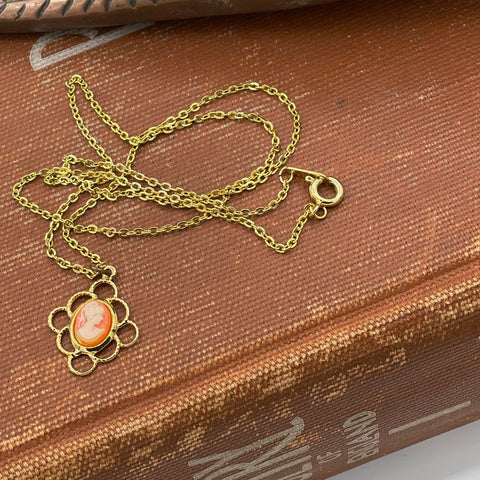 Unmarked Estate Find Dainty Cameo Necklace