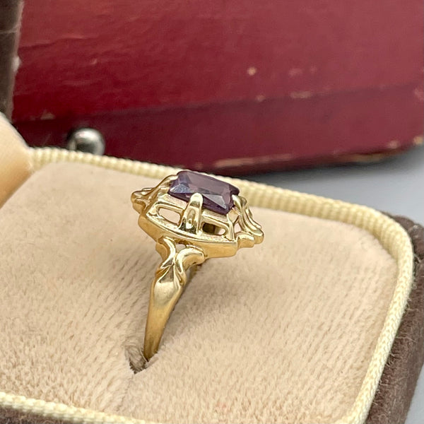 1940’s 10kt Yellow Gold Ornate Alexandrite Ring