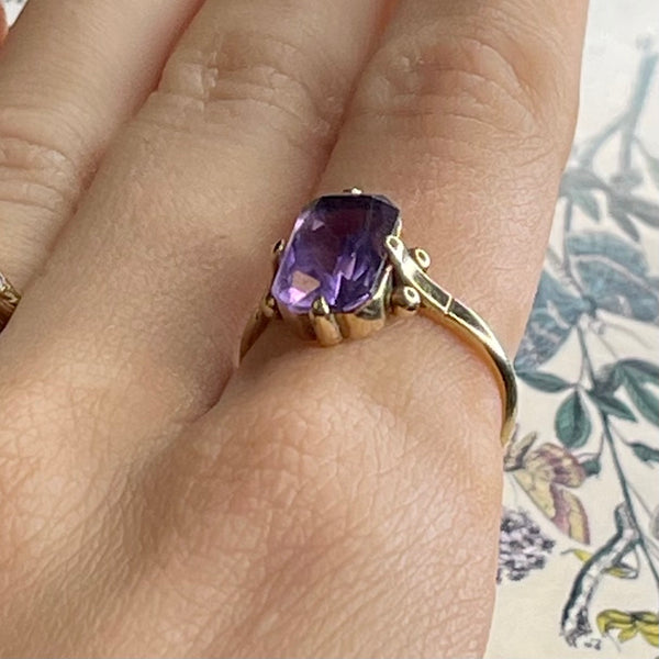 Victorian England 9ct Gold Fancy Cut Amethyst Ring - Unique Setting